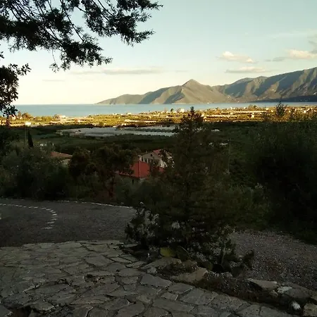 East Red Rock And View Maisonette Leonídion